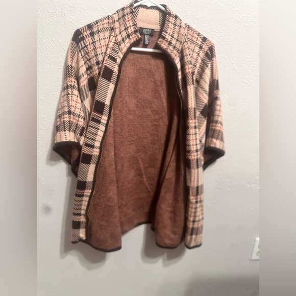 Jones New York Beige and Brown Plaid Cape - Picture 8 of 11